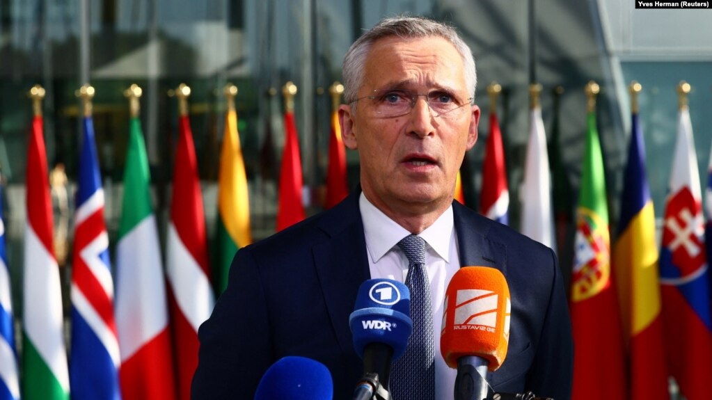 Stoltenberg bën thirrje për uljen e tensioneve mes Kosovës dhe Serbisë